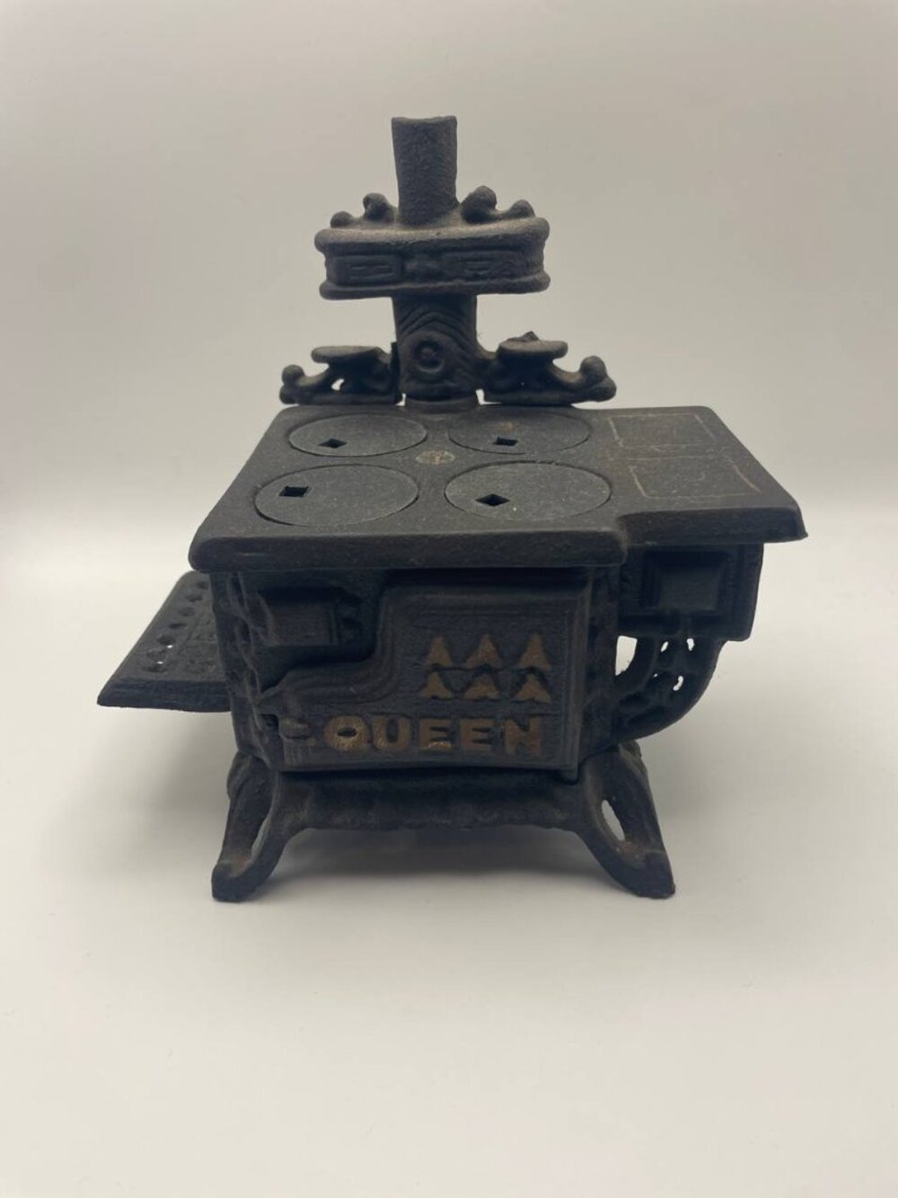 Vintage QUEEN Miniature Cast Iron Stove Toy Dollhouse Decor Rustic Farmhouse